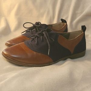 Women's navy/tan oxfords